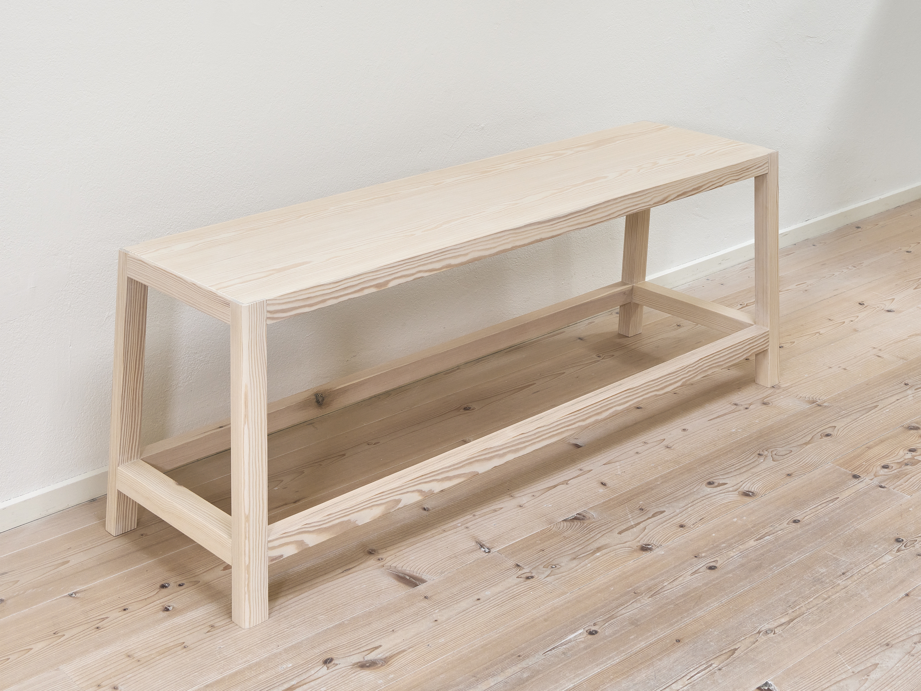 Workshop Bench in white pigmented oil